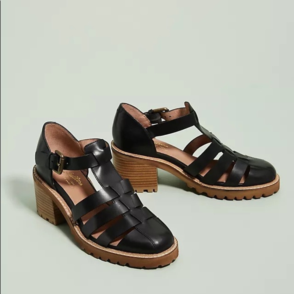 Seychelles Social Butterfly Heeled Sandal - size 7